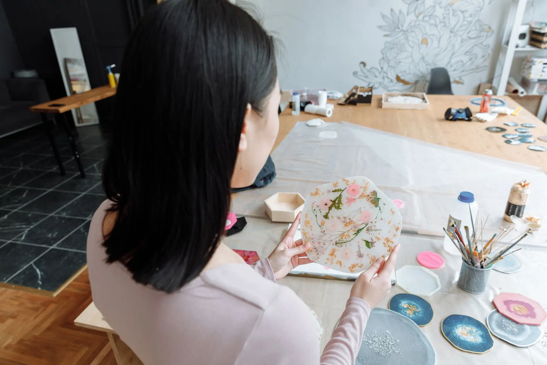 收纳篮与衣架等家居百货产品选购指南：材质、承重与空间适配要点解析正文配图 1